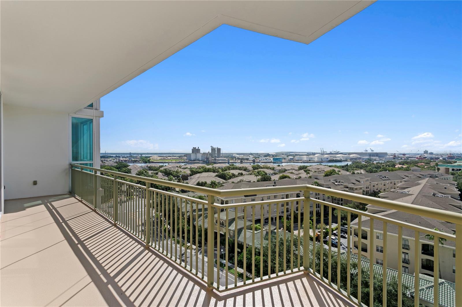450 KNIGHTS RUN AVE #1004