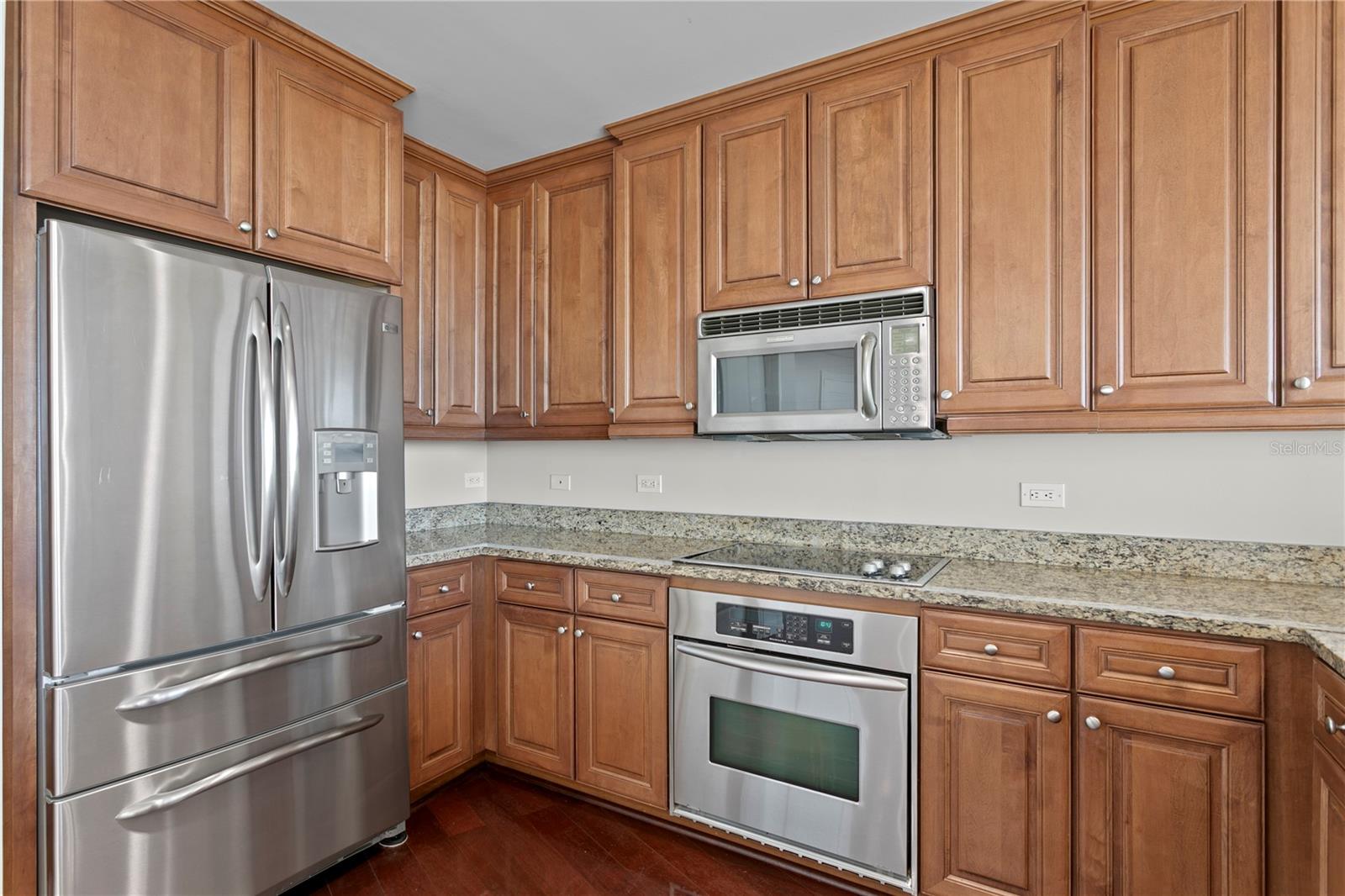 450 KNIGHTS RUN AVE #1004