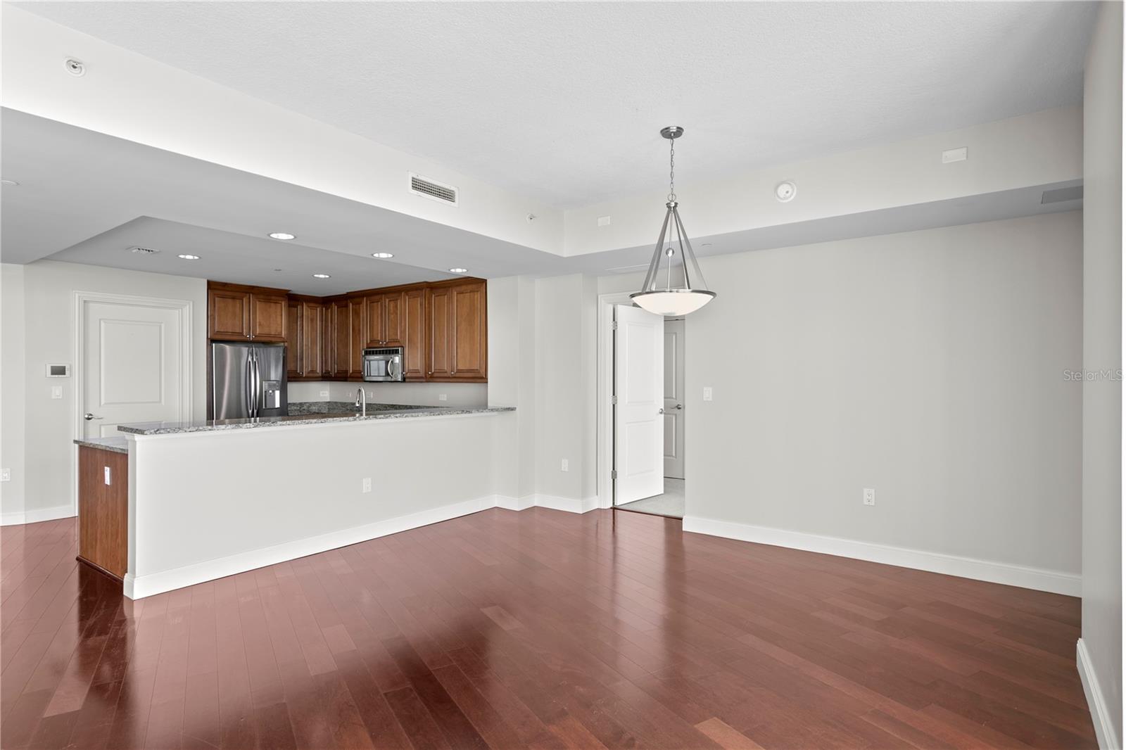 450 KNIGHTS RUN AVE #1004