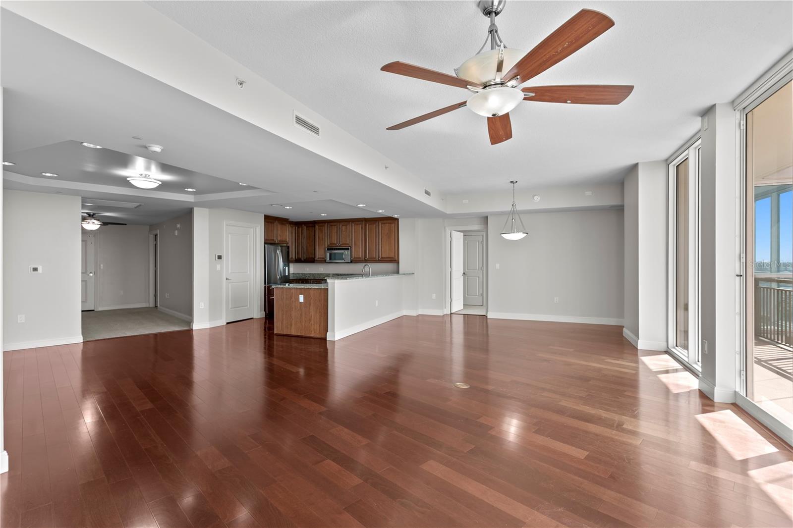 450 KNIGHTS RUN AVE #1004