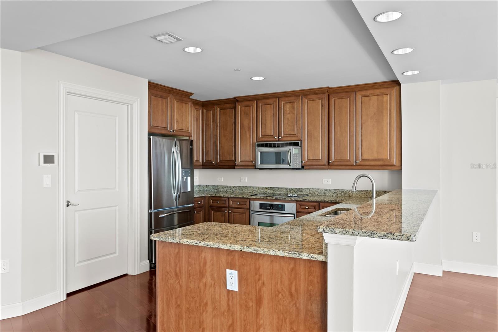 450 KNIGHTS RUN AVE #1004