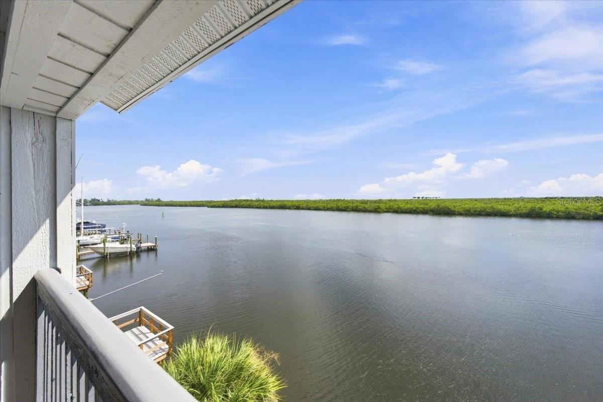 817 B Bahia Del Sol Dr #40, Ruskin