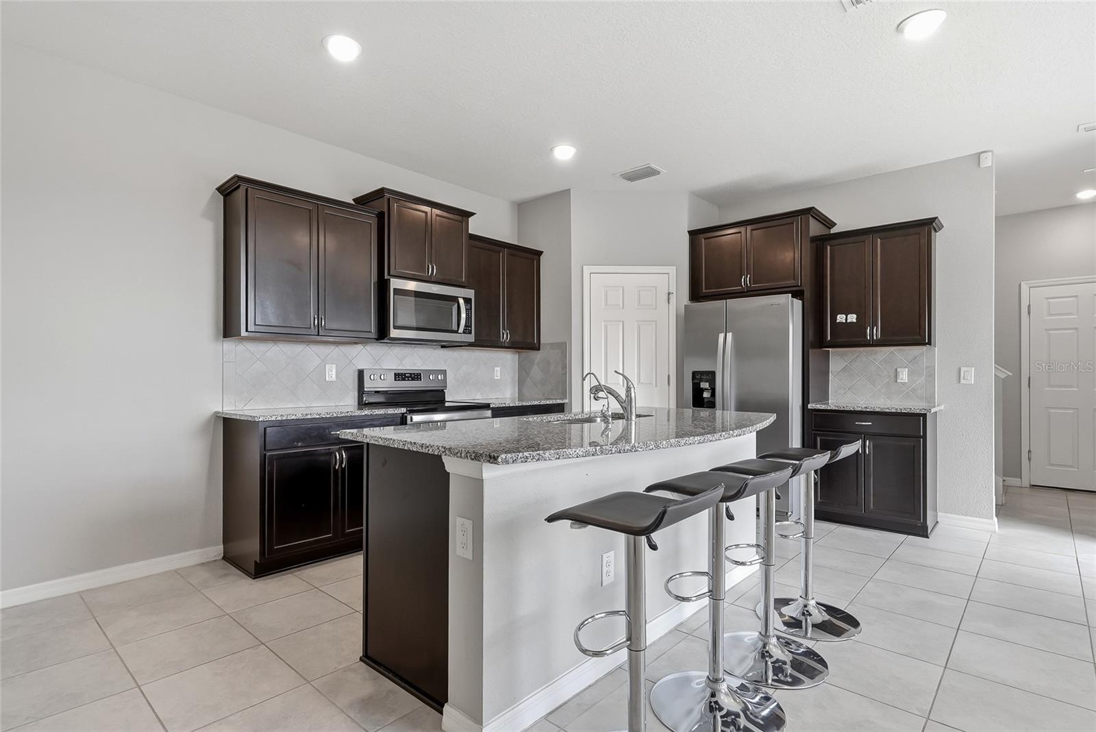 5304 SYLVESTER LOOP