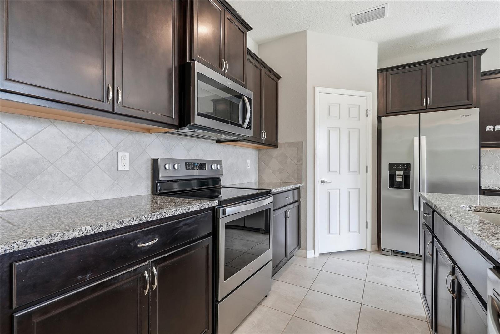 5304 SYLVESTER LOOP