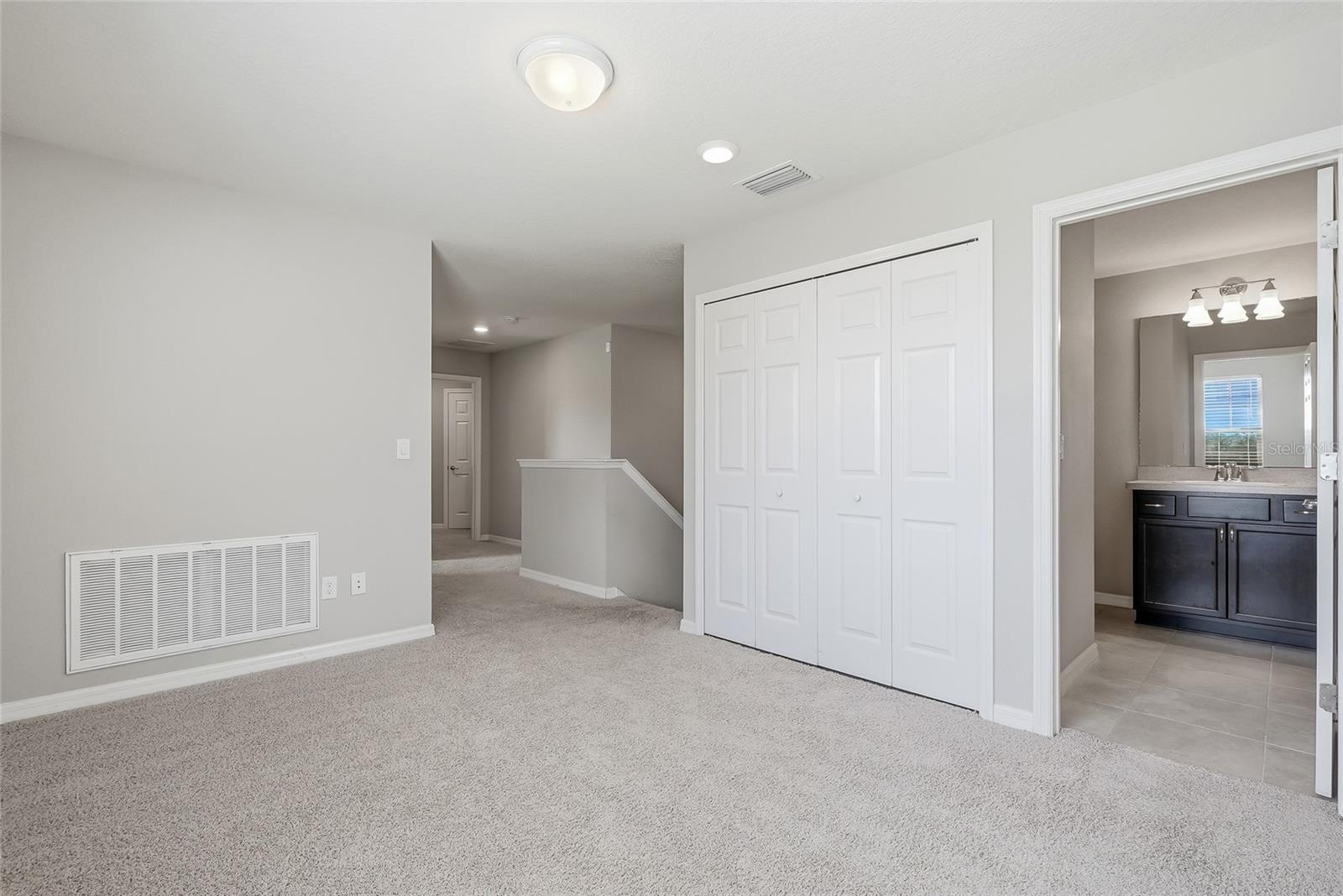 5304 SYLVESTER LOOP