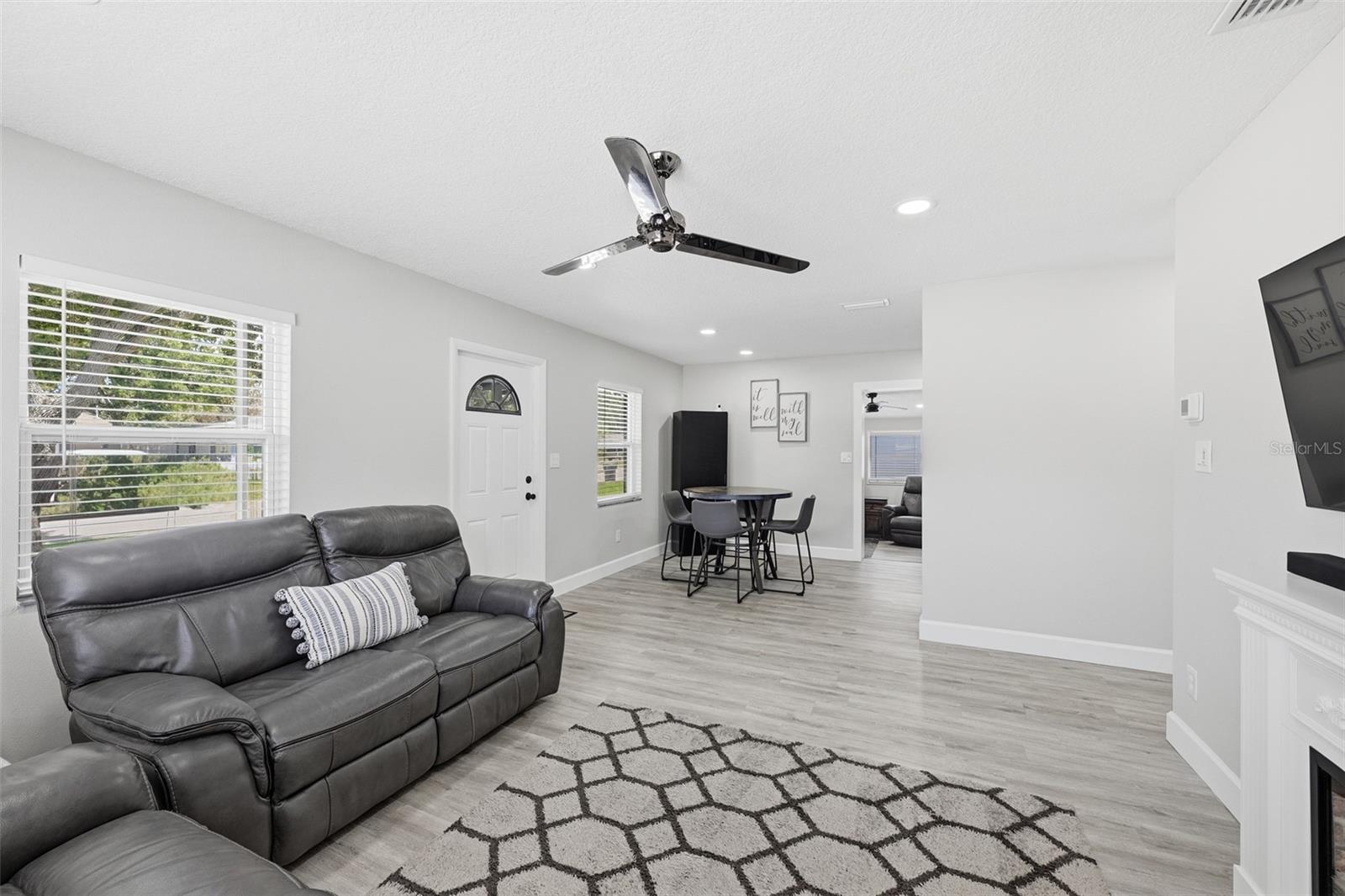 8015 TUDOR PL