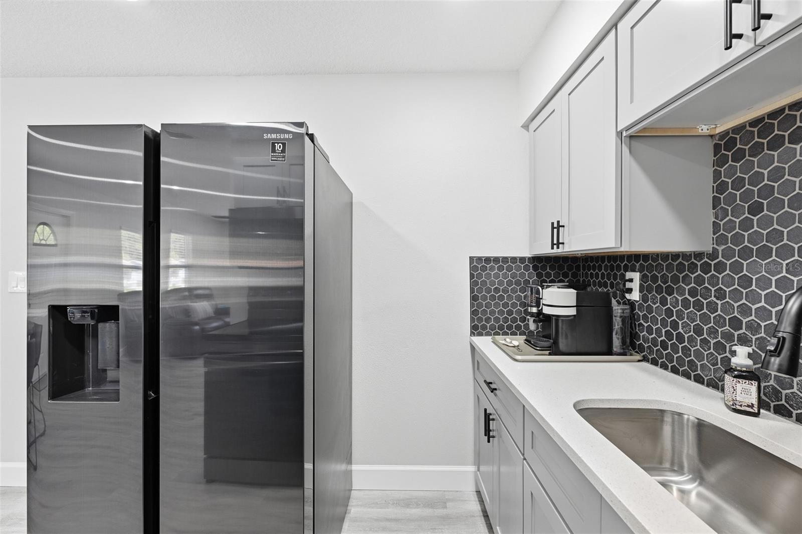 8015 TUDOR PL