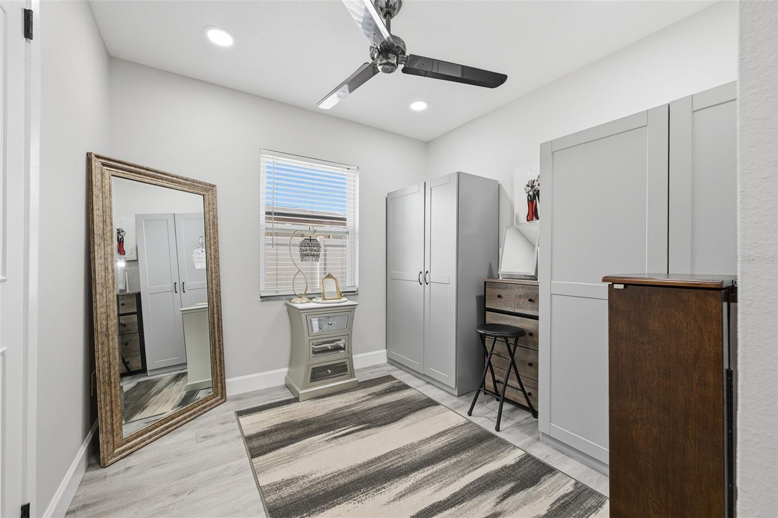 8015 TUDOR PL