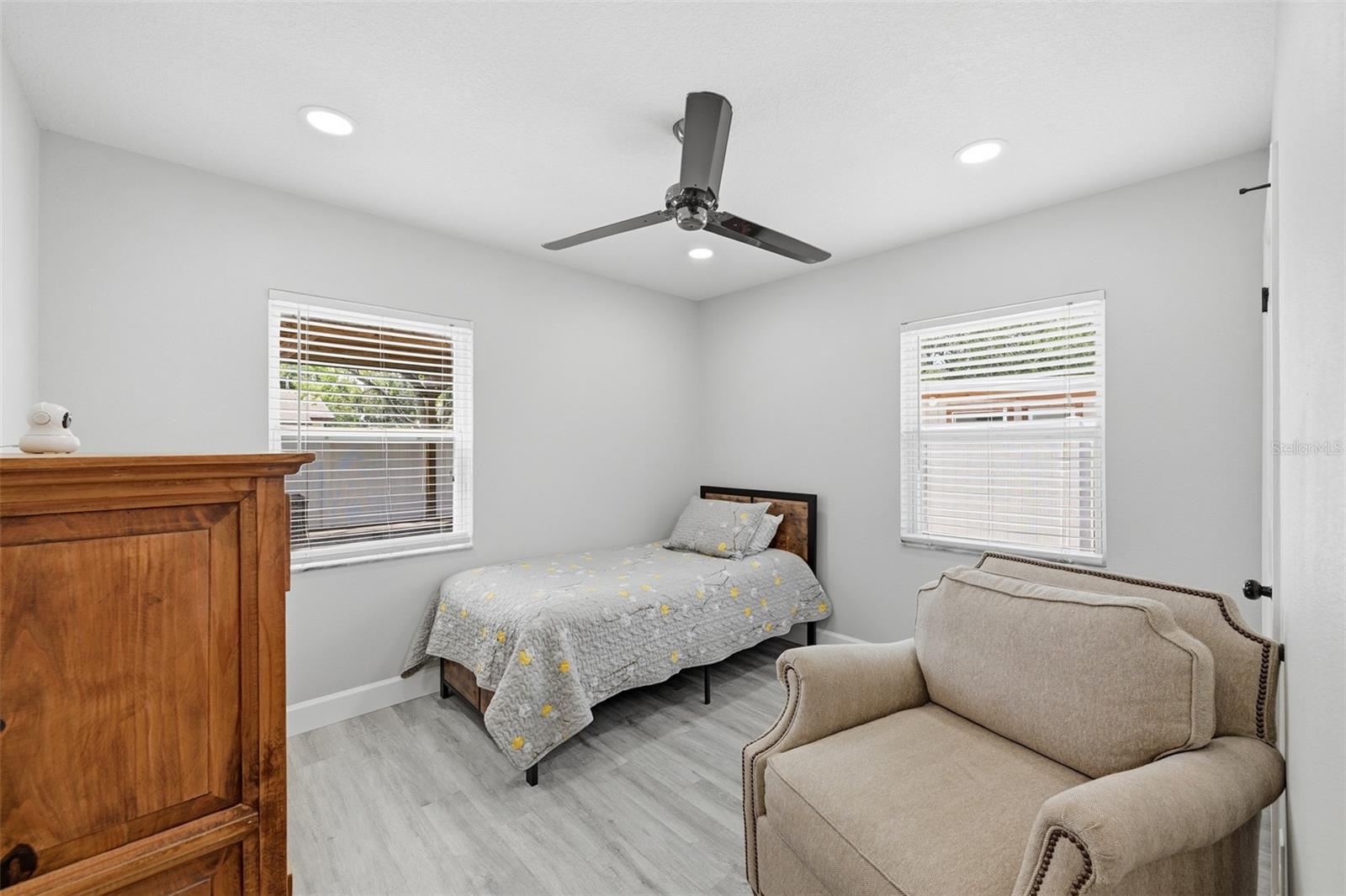 8015 TUDOR PL