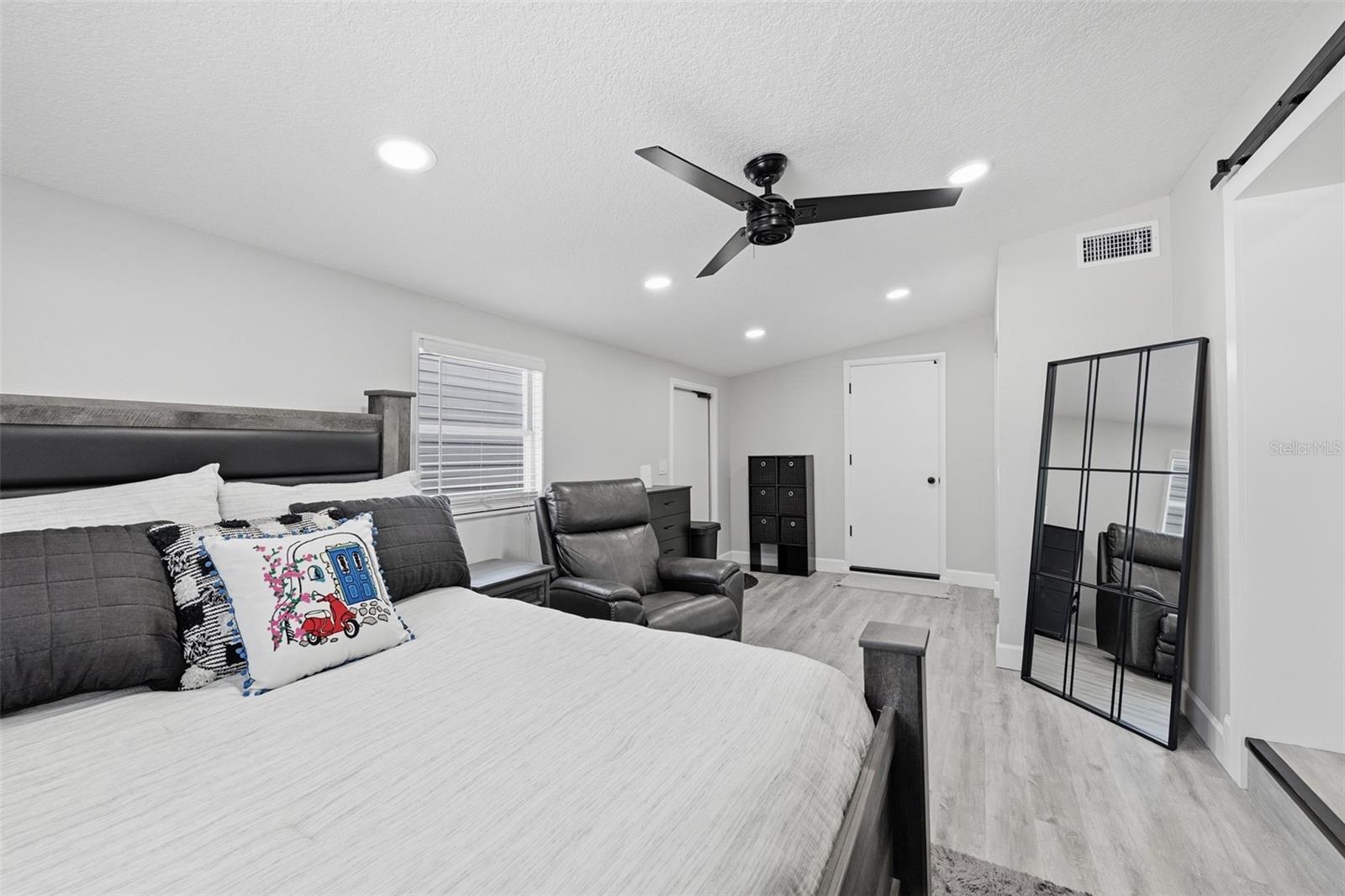 8015 TUDOR PL