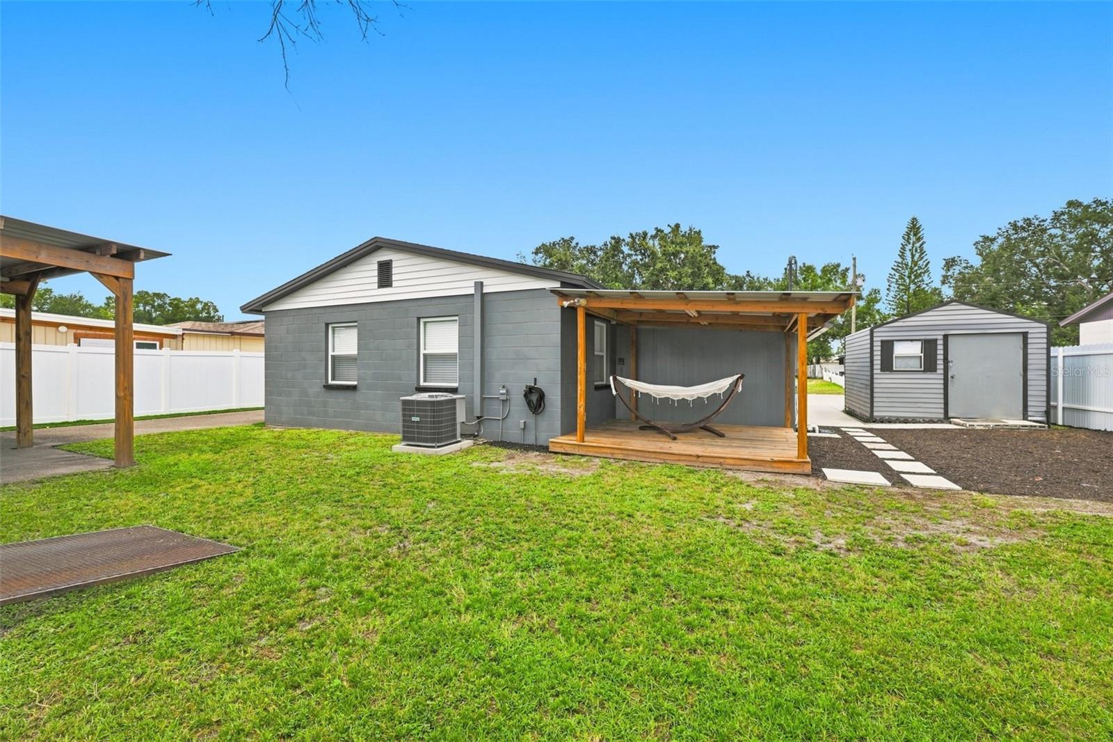 8015 TUDOR PL
