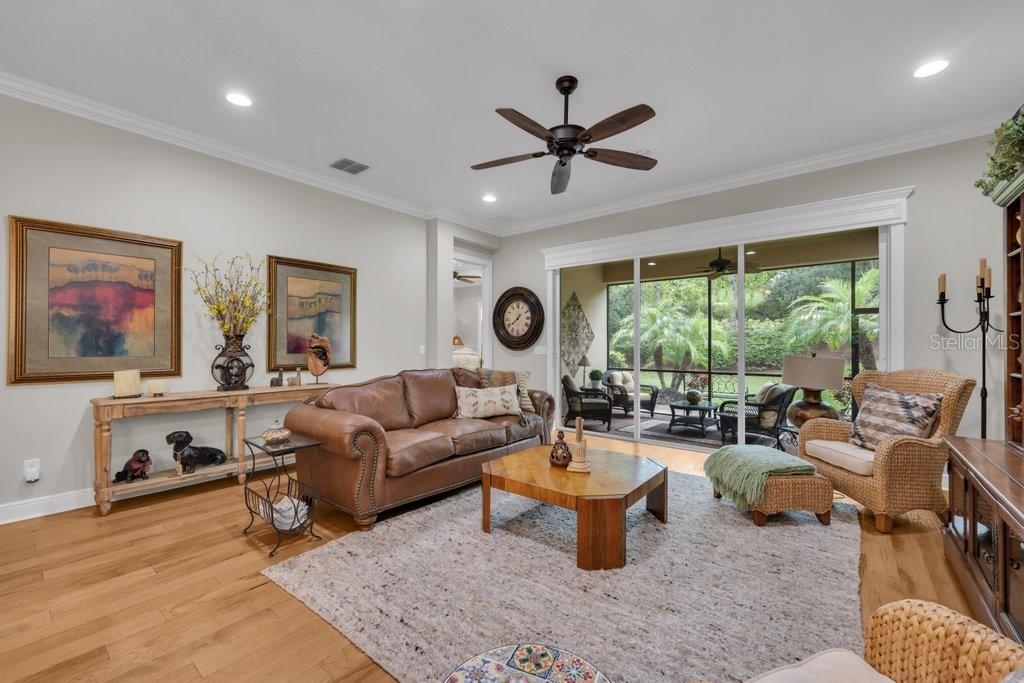 4952 SANDY GLEN WAY