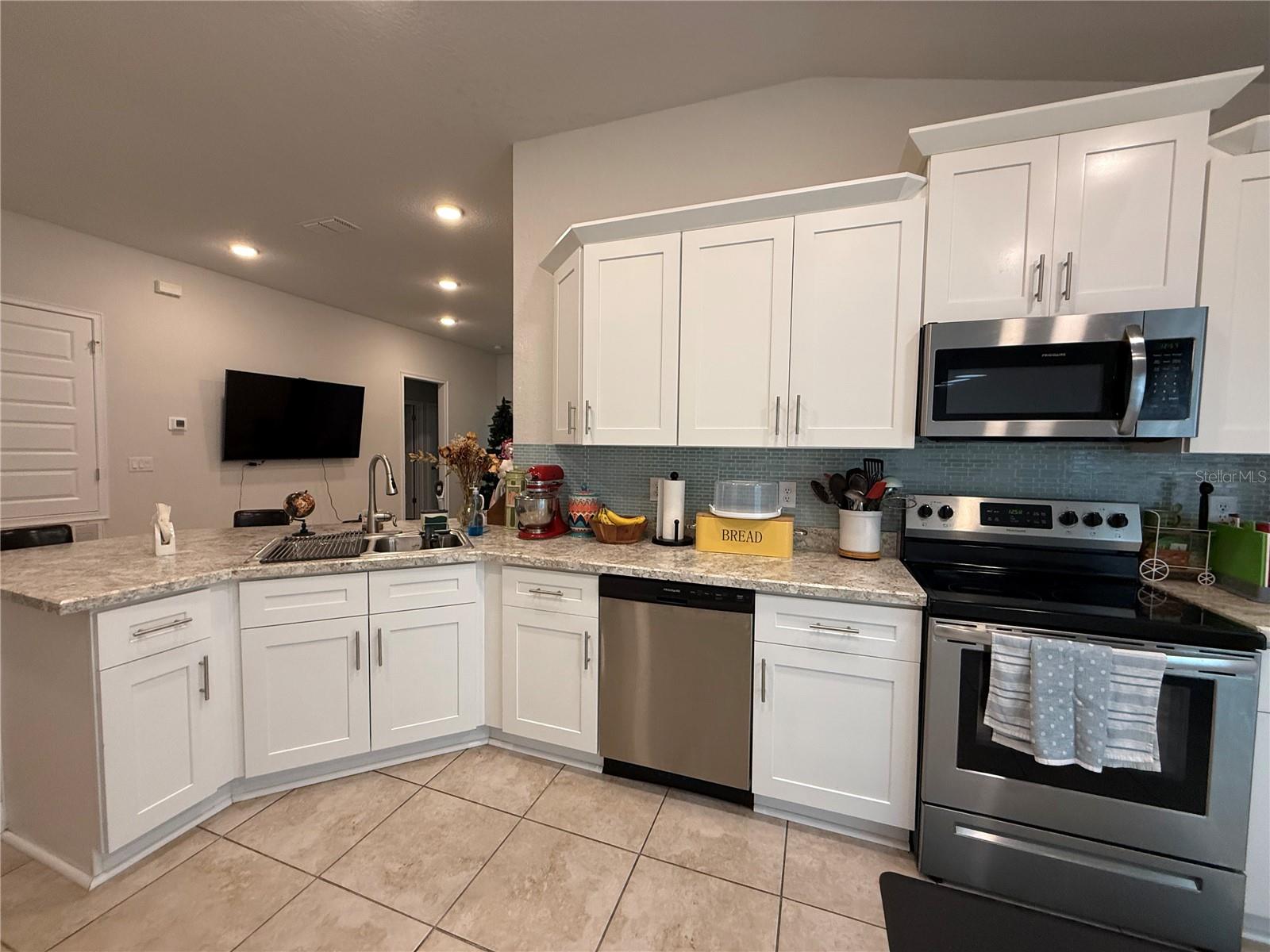 14921 TROPICAL VIOLET WAY