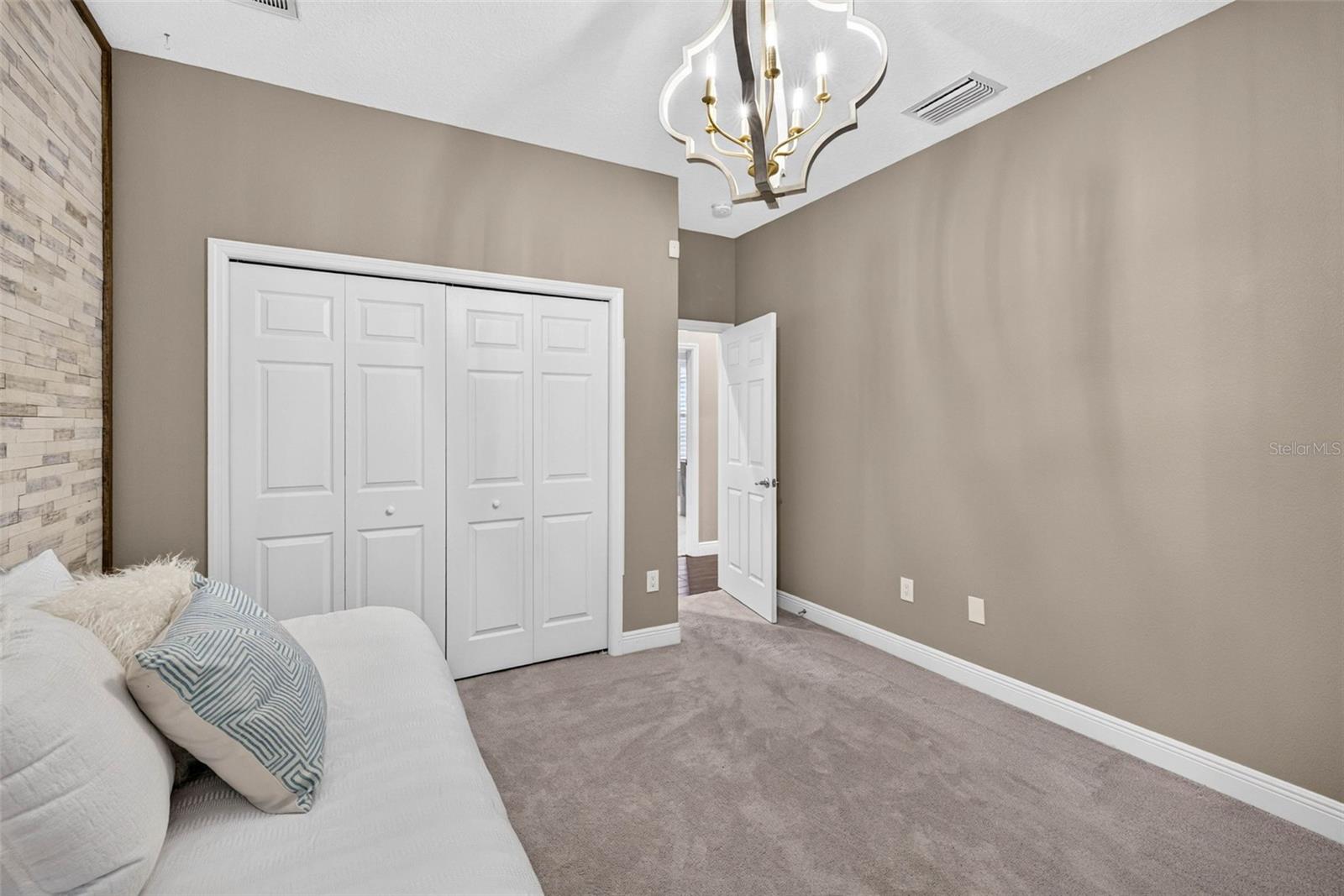 4760 LAGO VISTA CIR