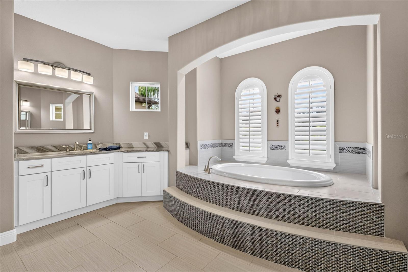 4760 LAGO VISTA CIR