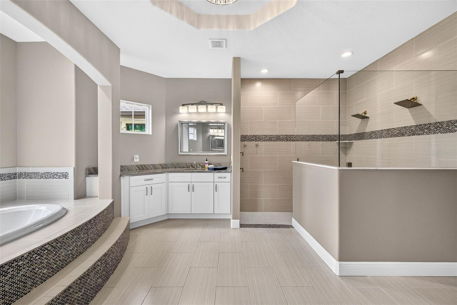4760 LAGO VISTA CIR