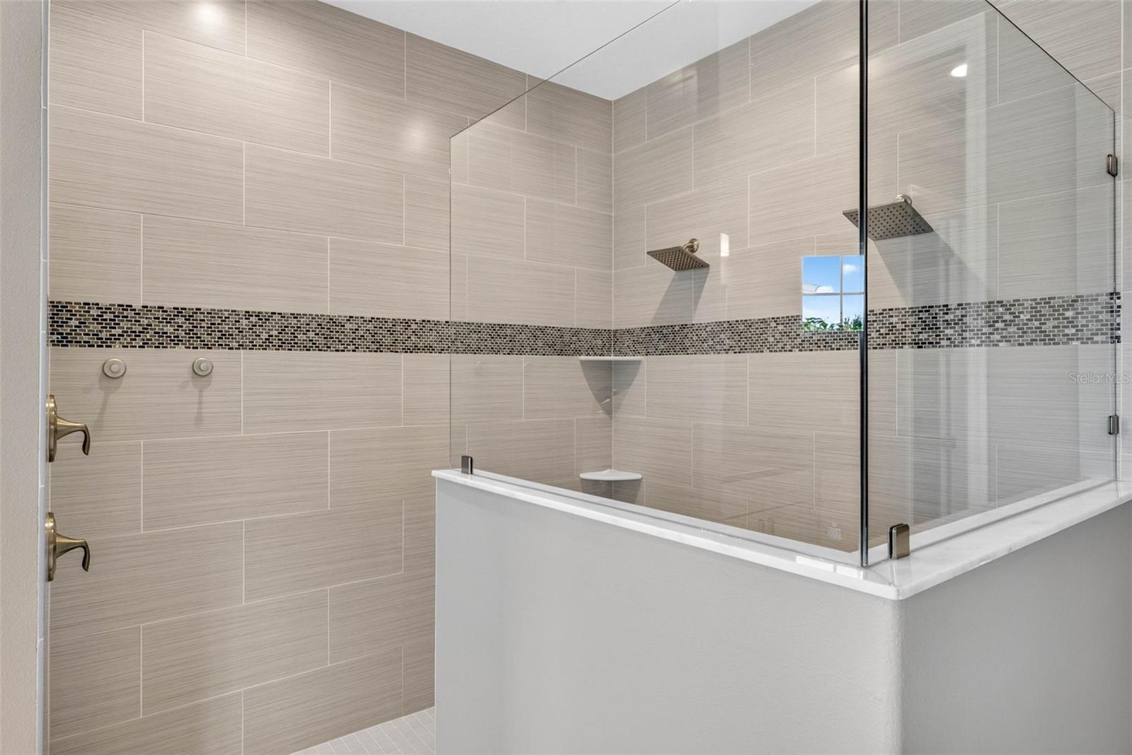 4760 LAGO VISTA CIR