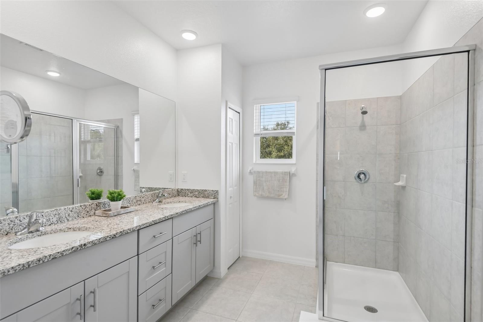 34162 ROGALLO LN
