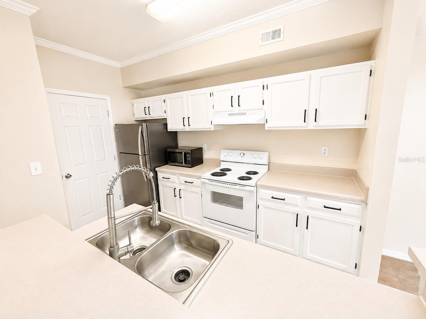 5610 PINNACLE HEIGHTS CIR #309