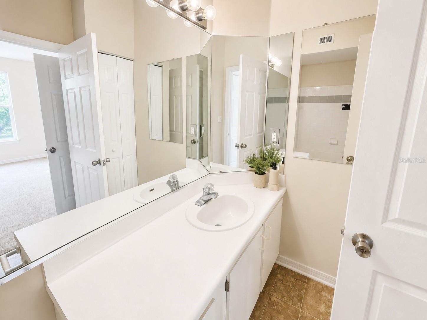 5610 PINNACLE HEIGHTS CIR #309