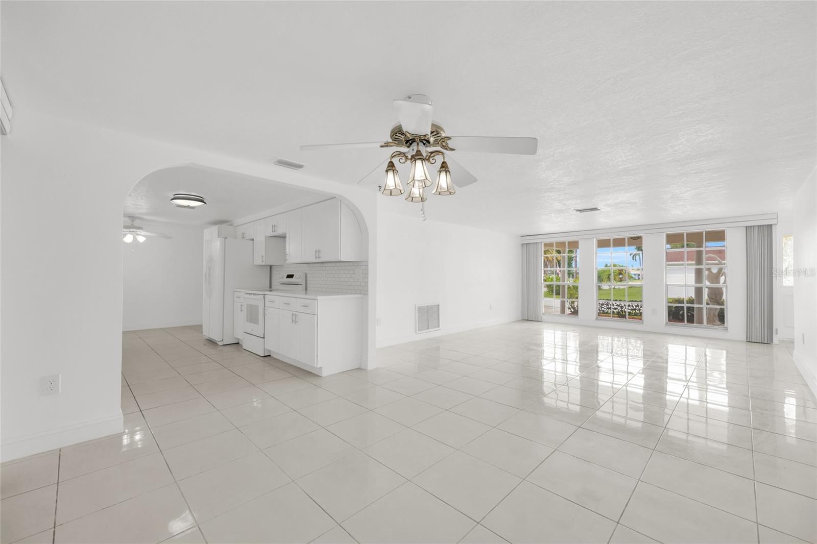 4618 CORNER CT
