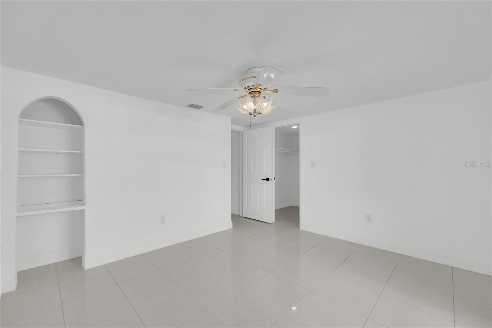 4618 CORNER CT