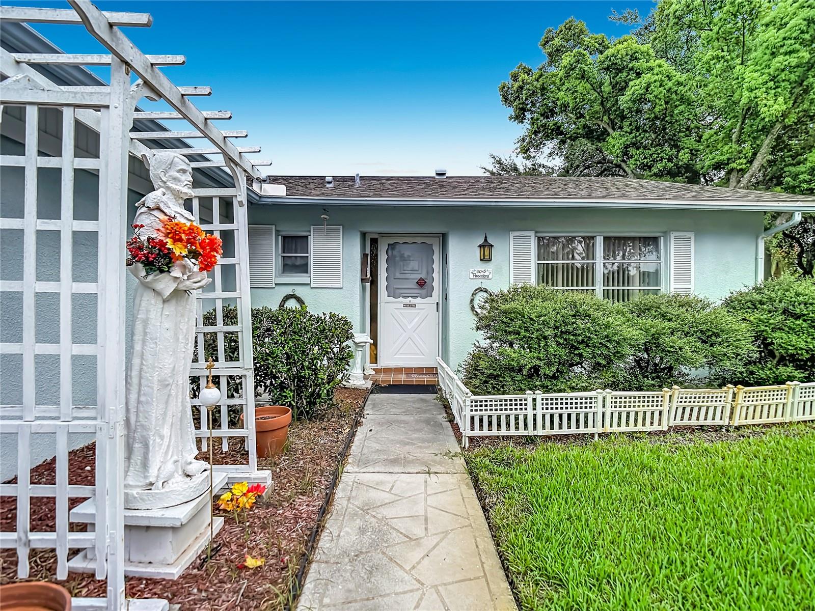 8045 PASADENA DR