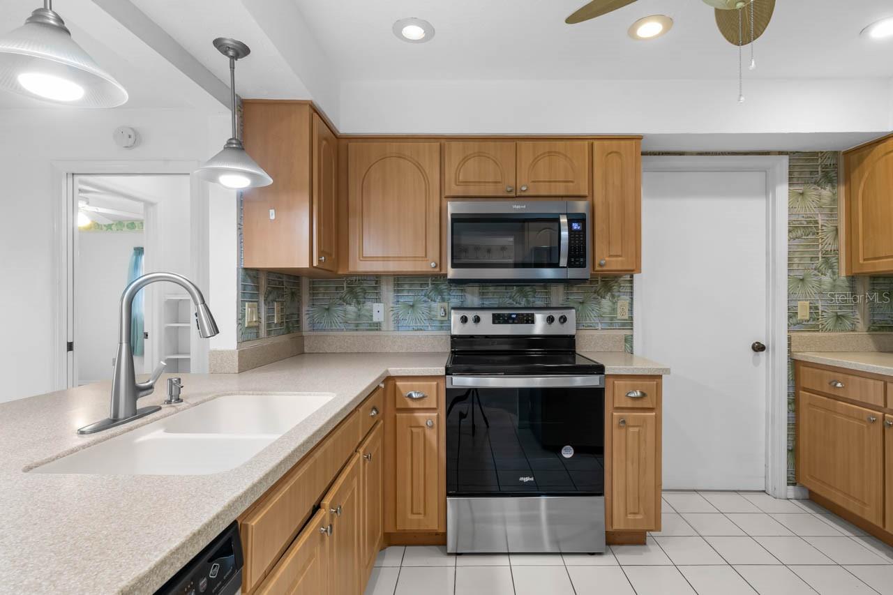 1001 ARDMORE WAY