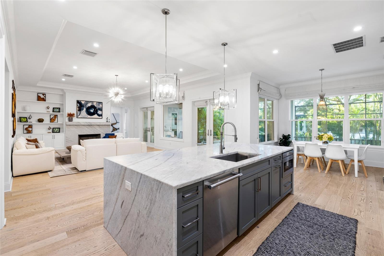 5025 W DANTE AVE