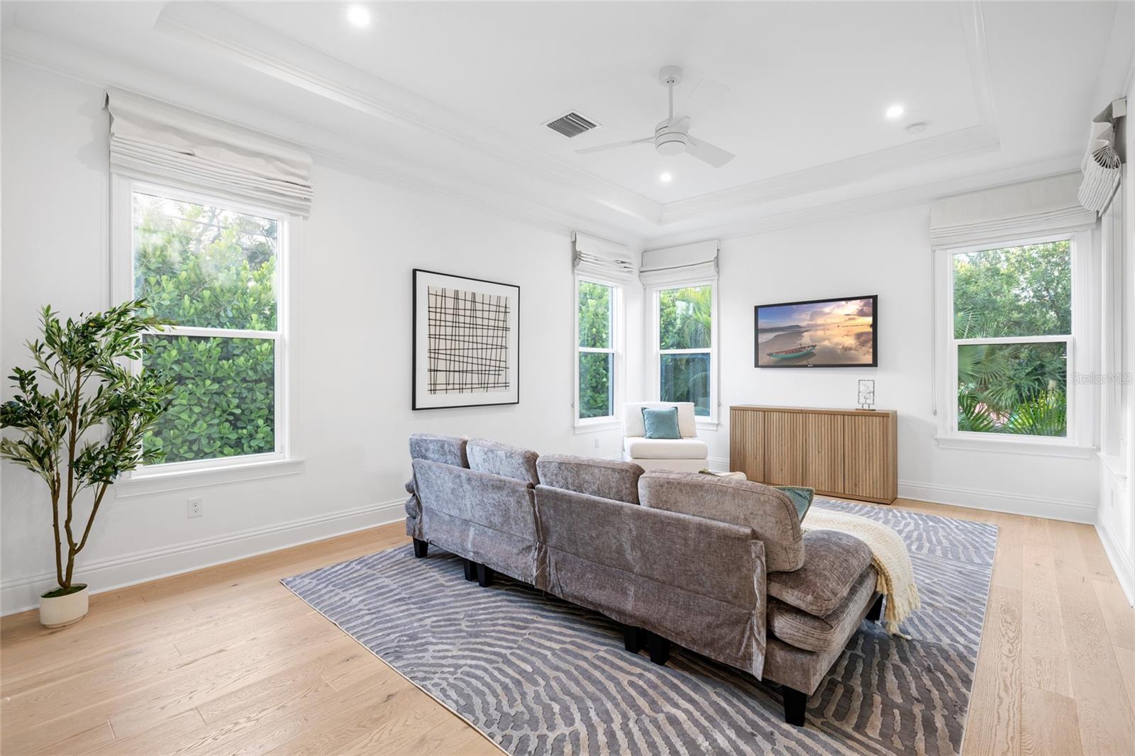 5025 W DANTE AVE
