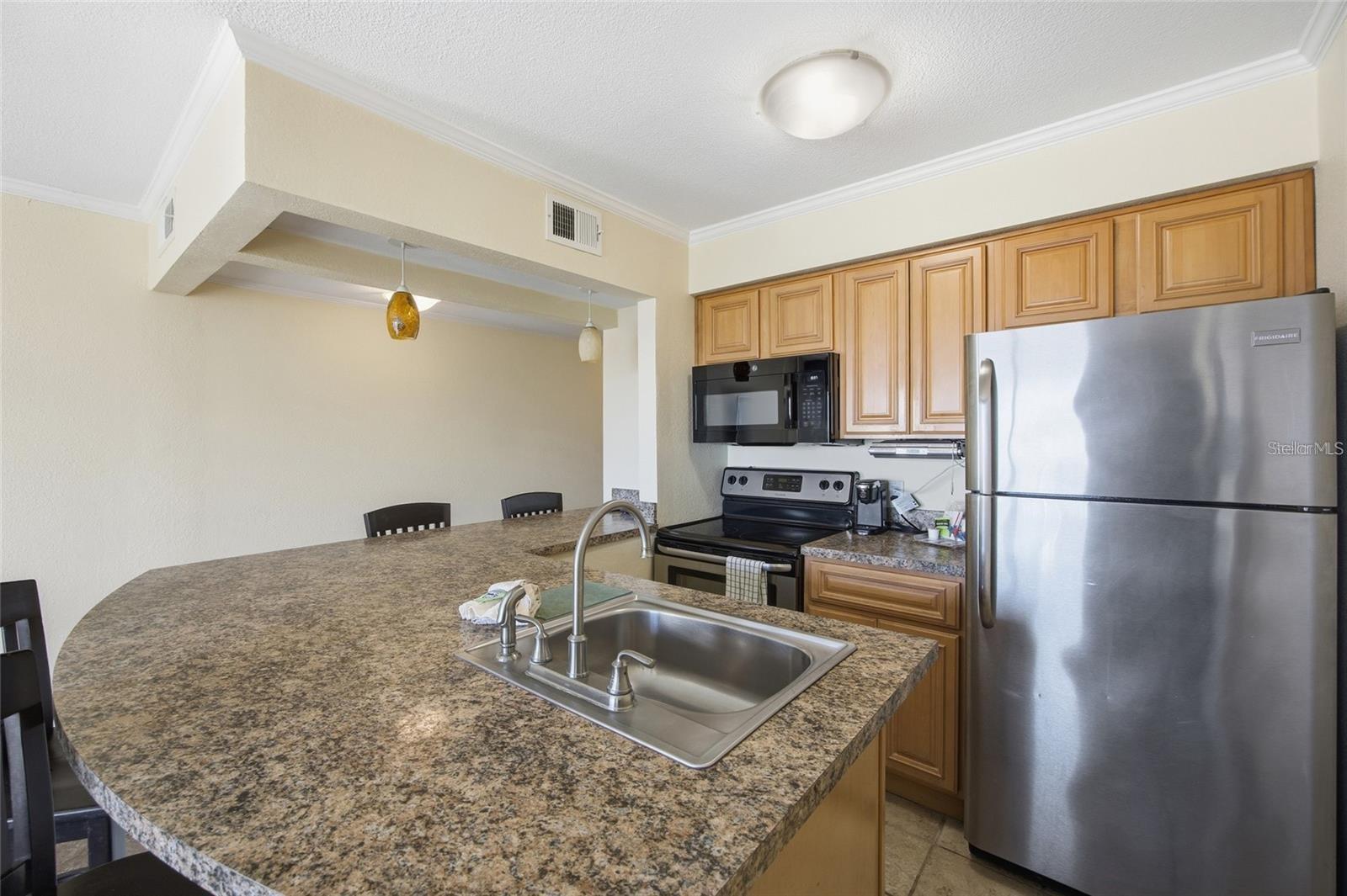 2506 N ROCKY POINT DR #315