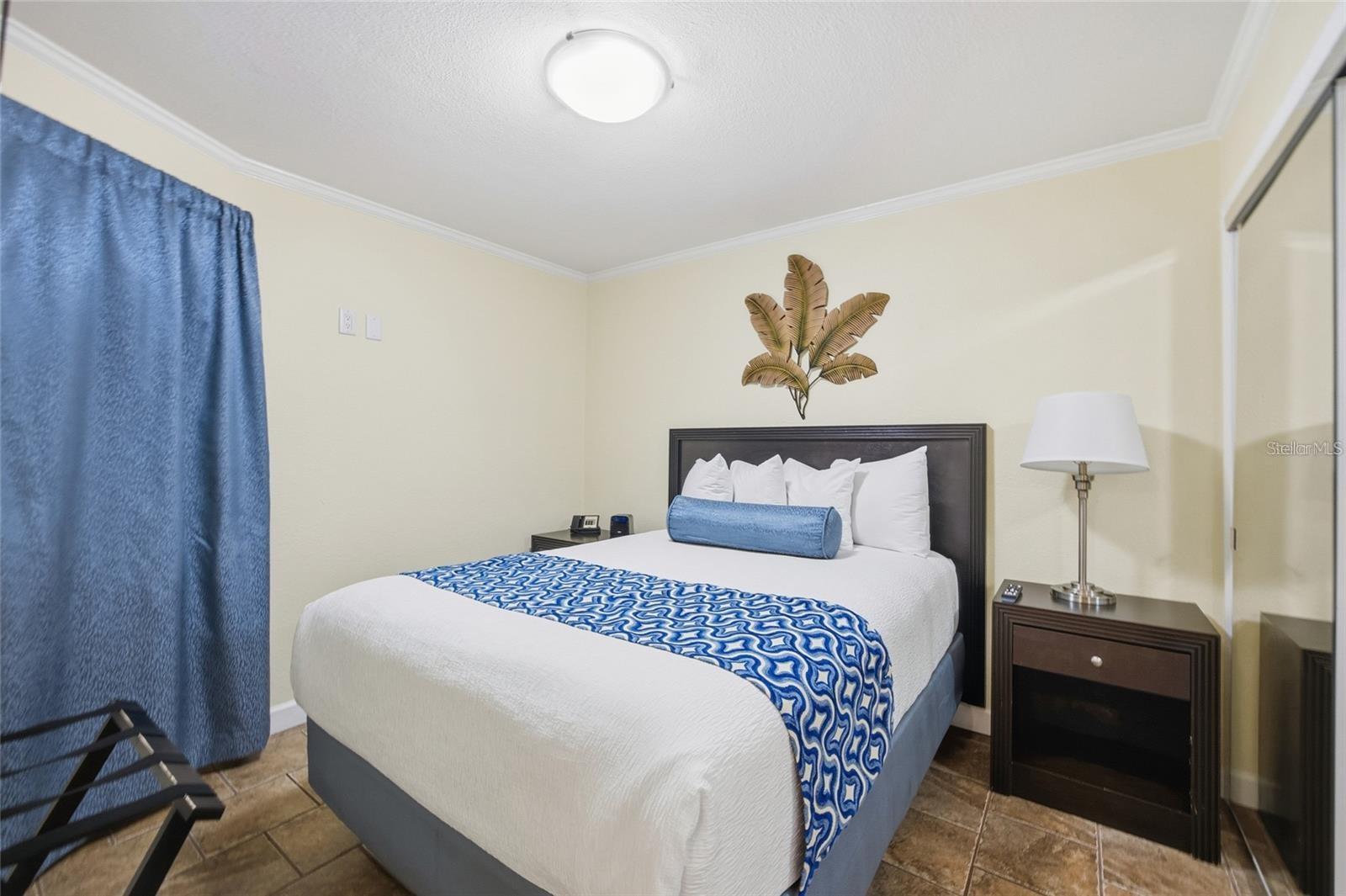 2506 N ROCKY POINT DR #315