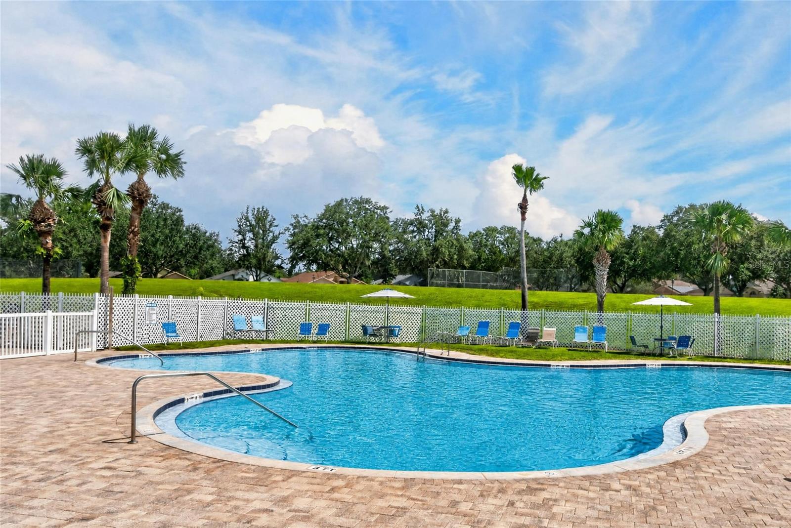 518 SUMMER SAILS DR