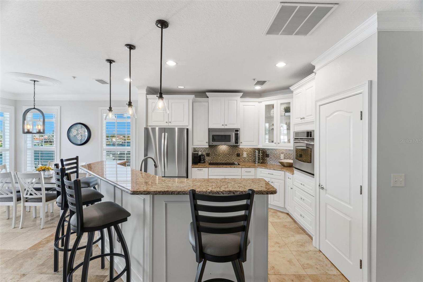 6420 SUNSET BAY CIR