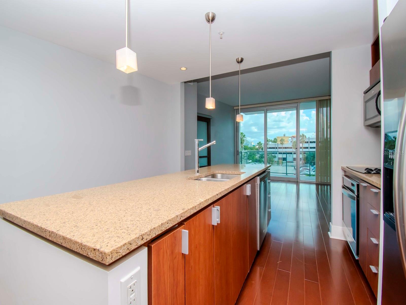 912 CHANNELSIDE DR #2311