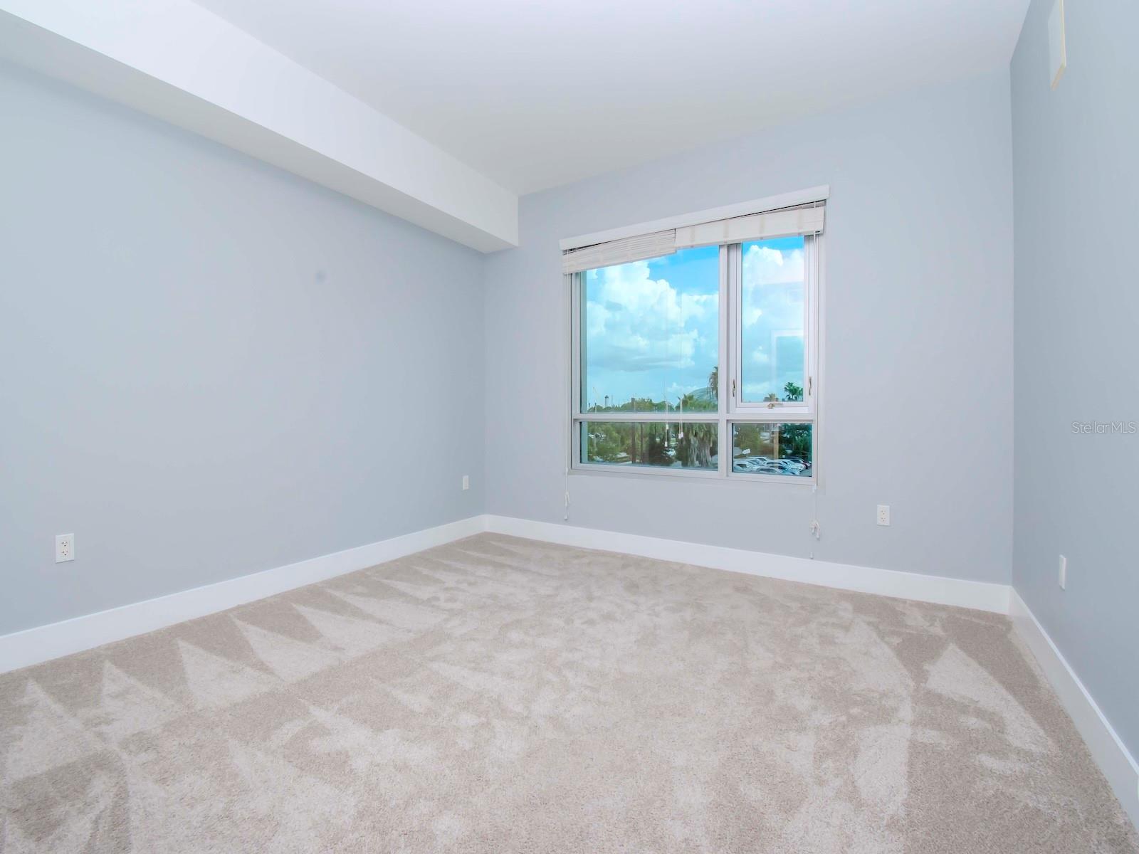 912 CHANNELSIDE DR #2311