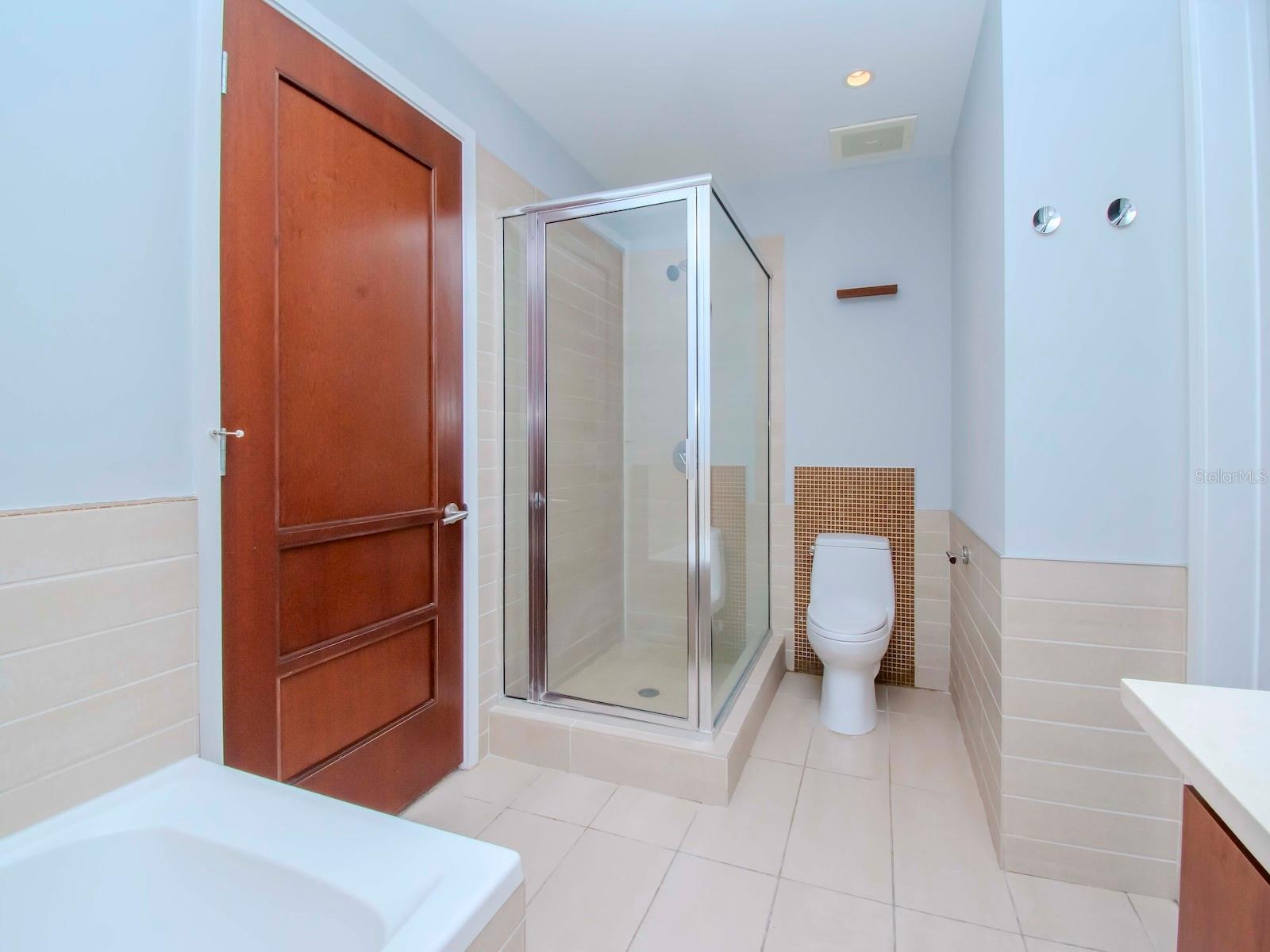 912 CHANNELSIDE DR #2311