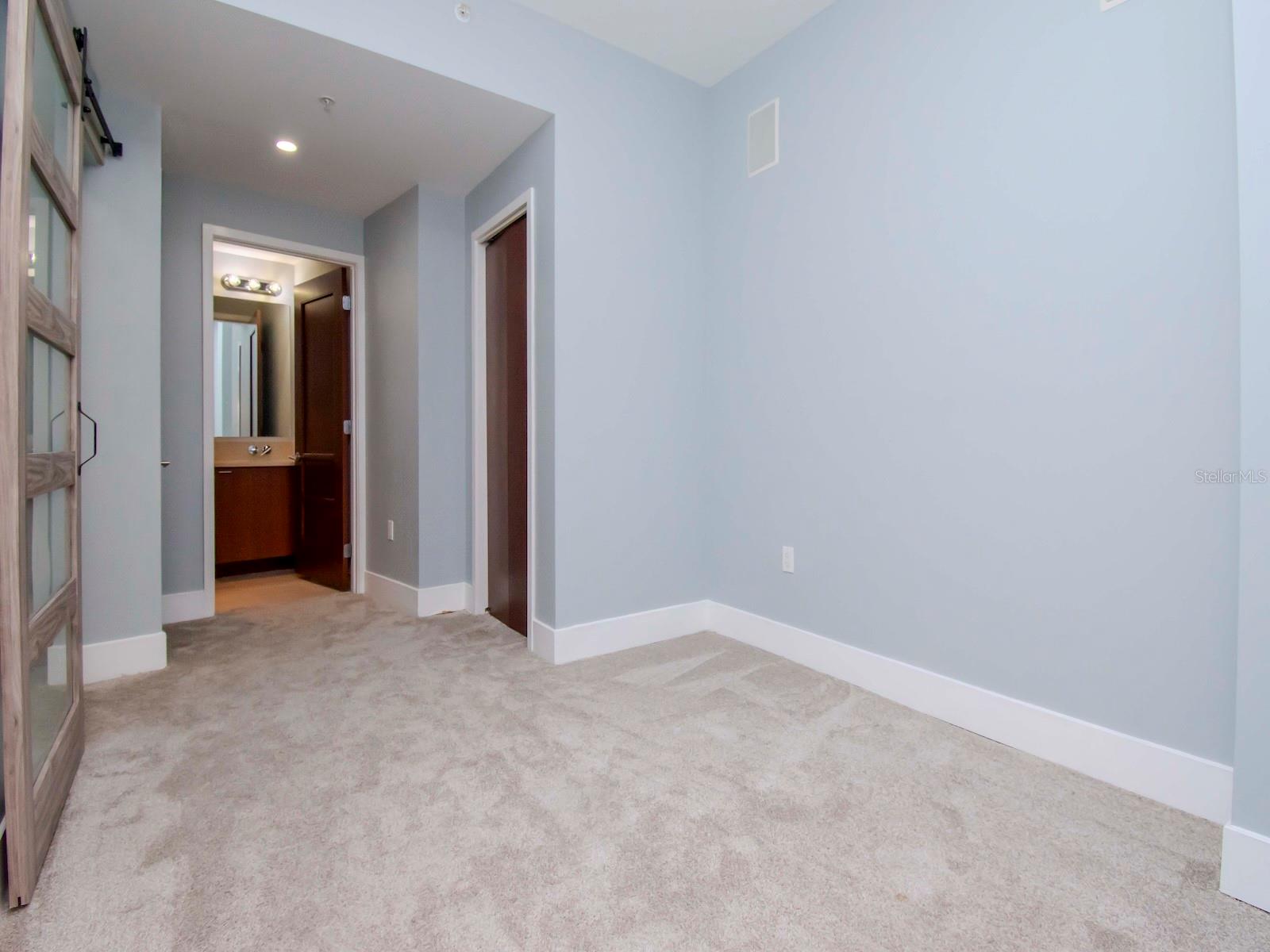 912 CHANNELSIDE DR #2311