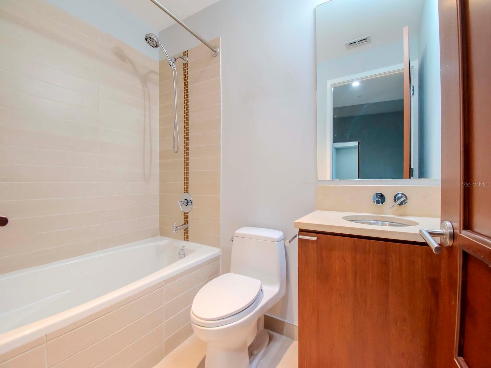 912 CHANNELSIDE DR #2311