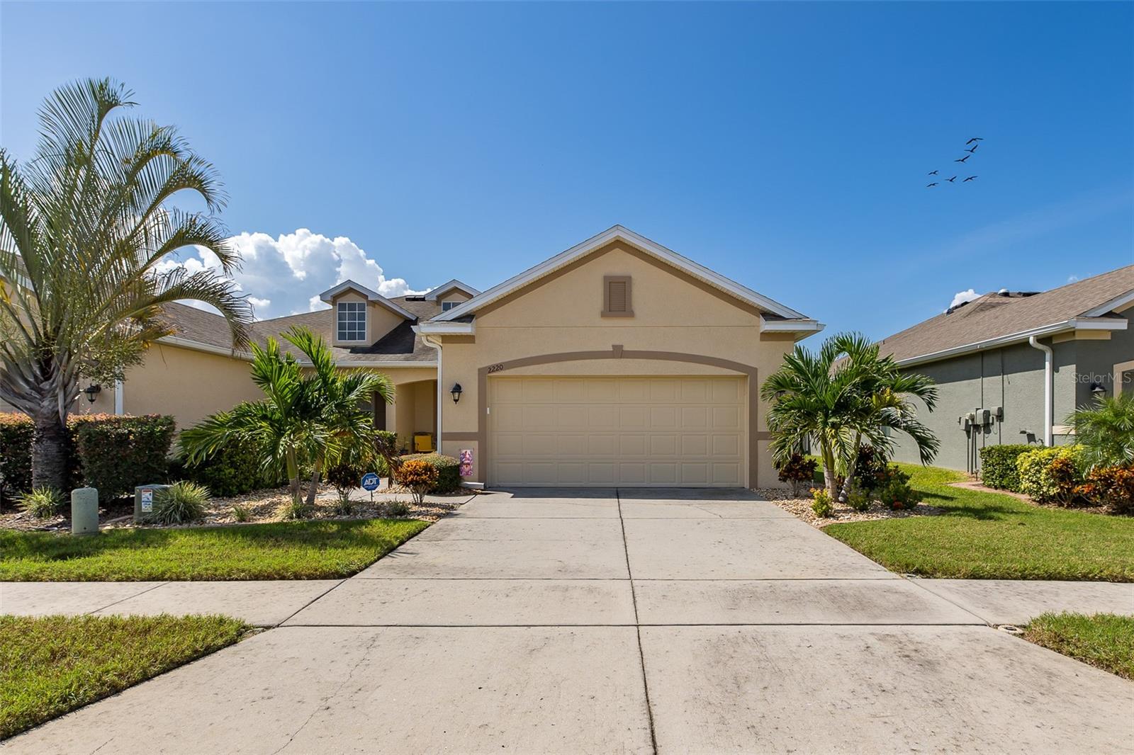 2220 PARROT FISH DR