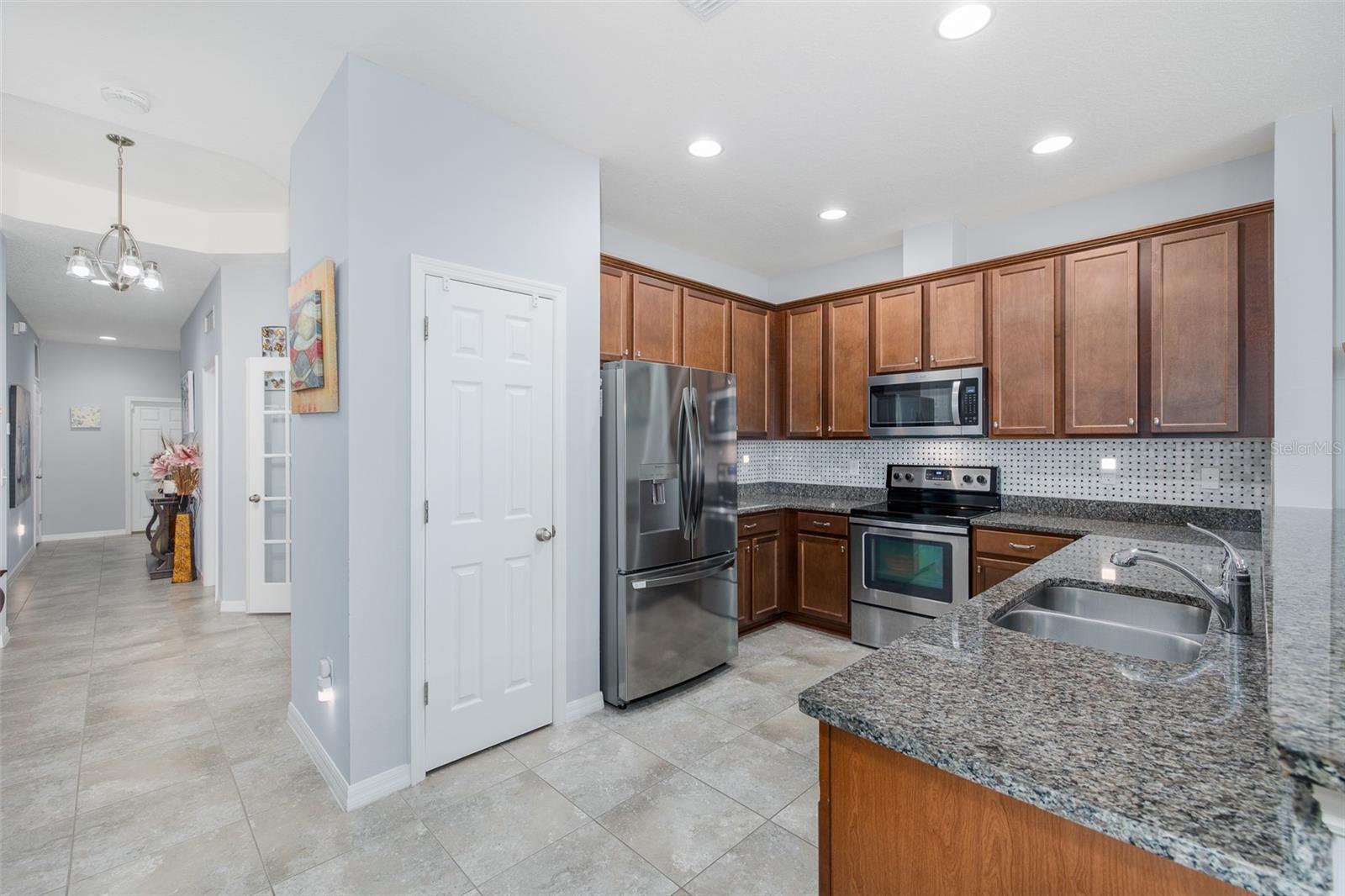 2220 PARROT FISH DR