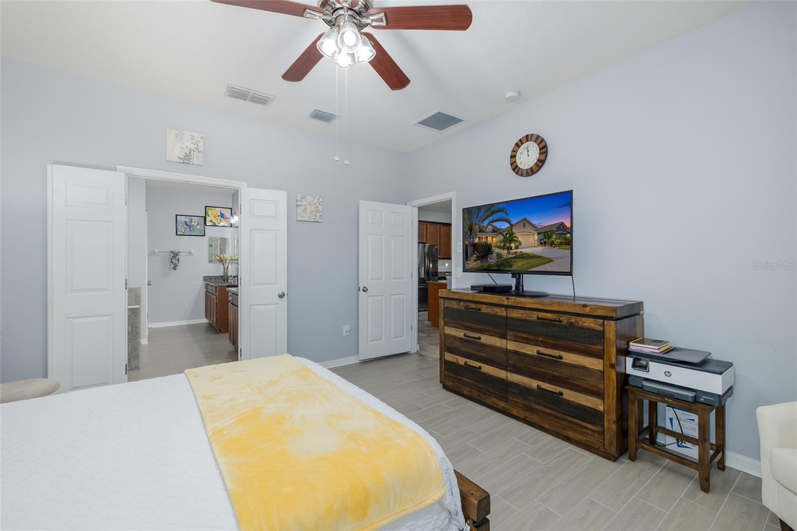 2220 PARROT FISH DR