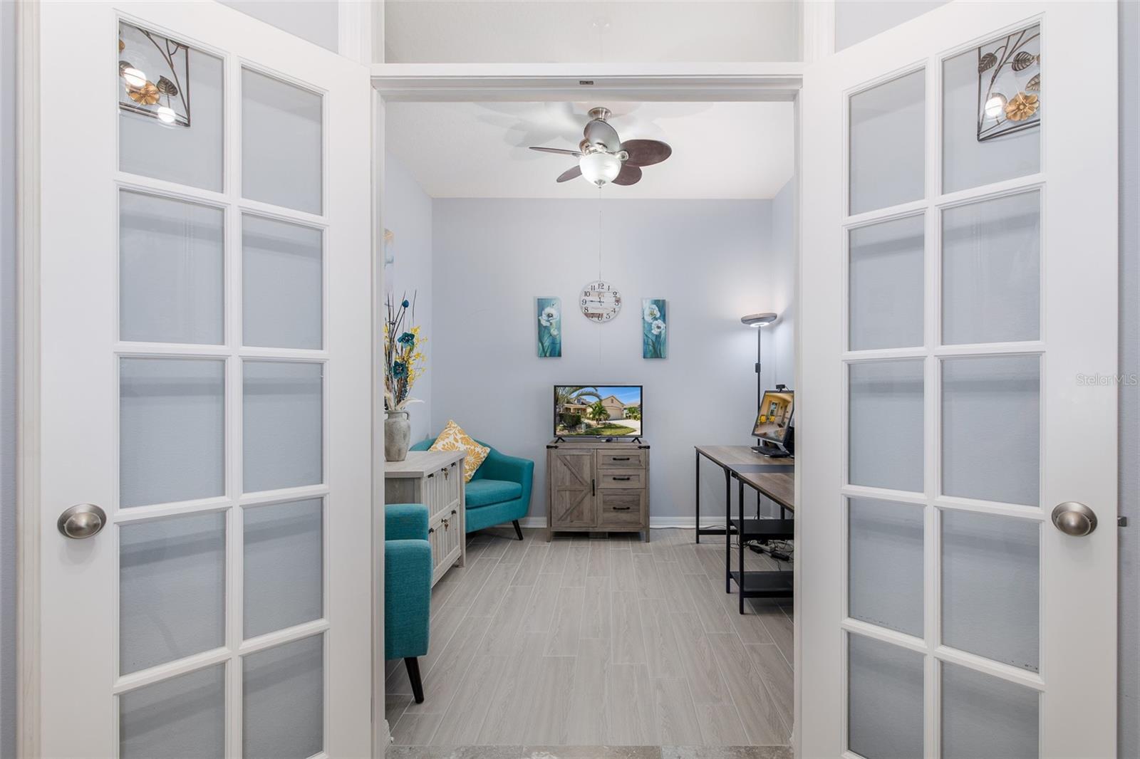 2220 PARROT FISH DR