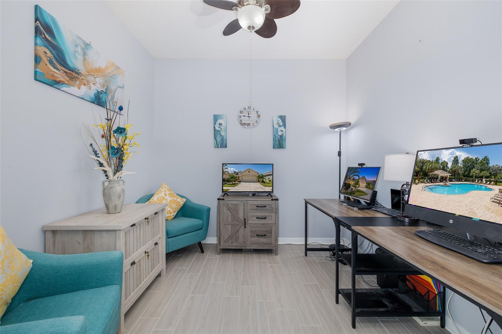 2220 PARROT FISH DR