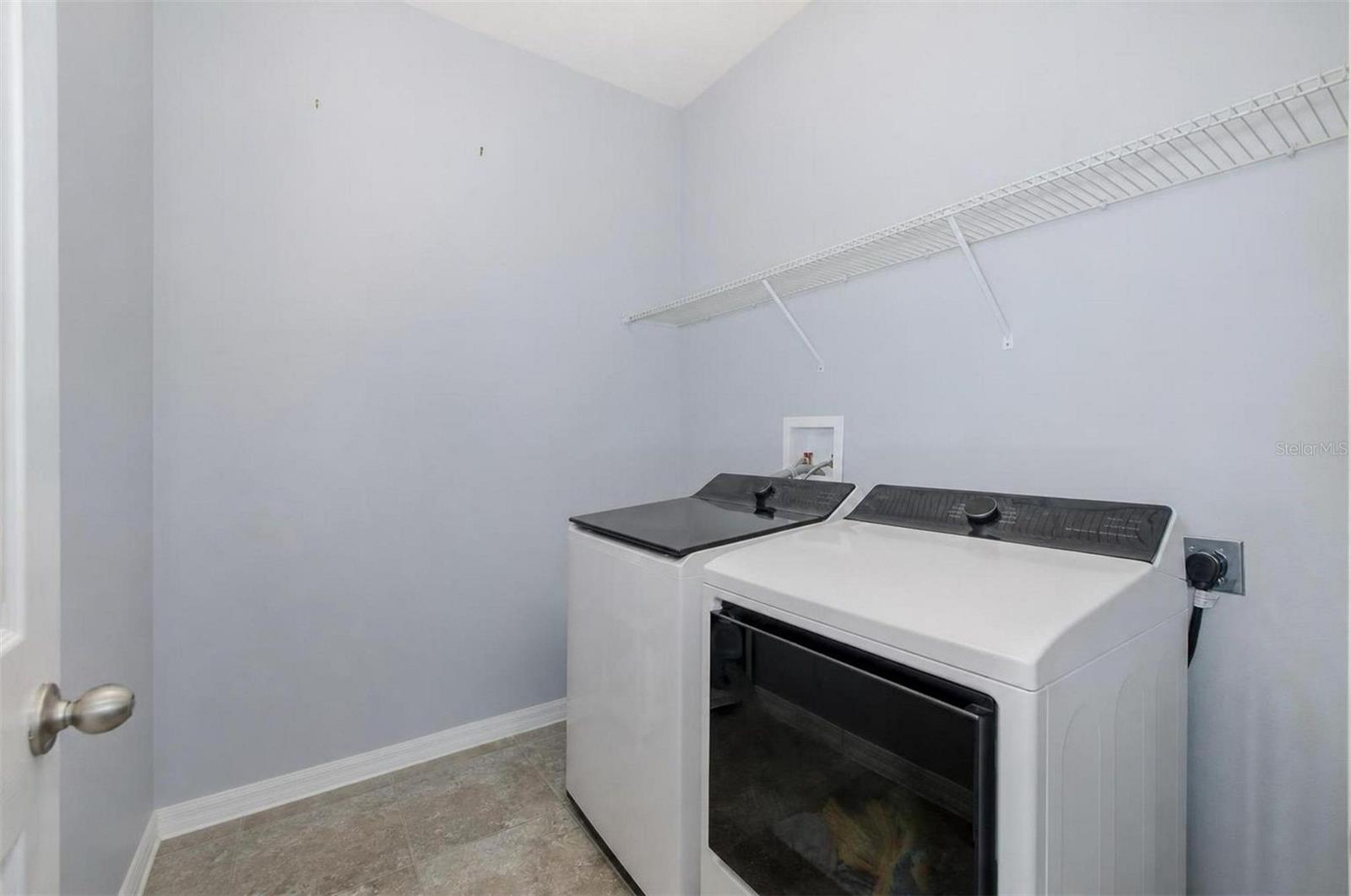 2220 PARROT FISH DR