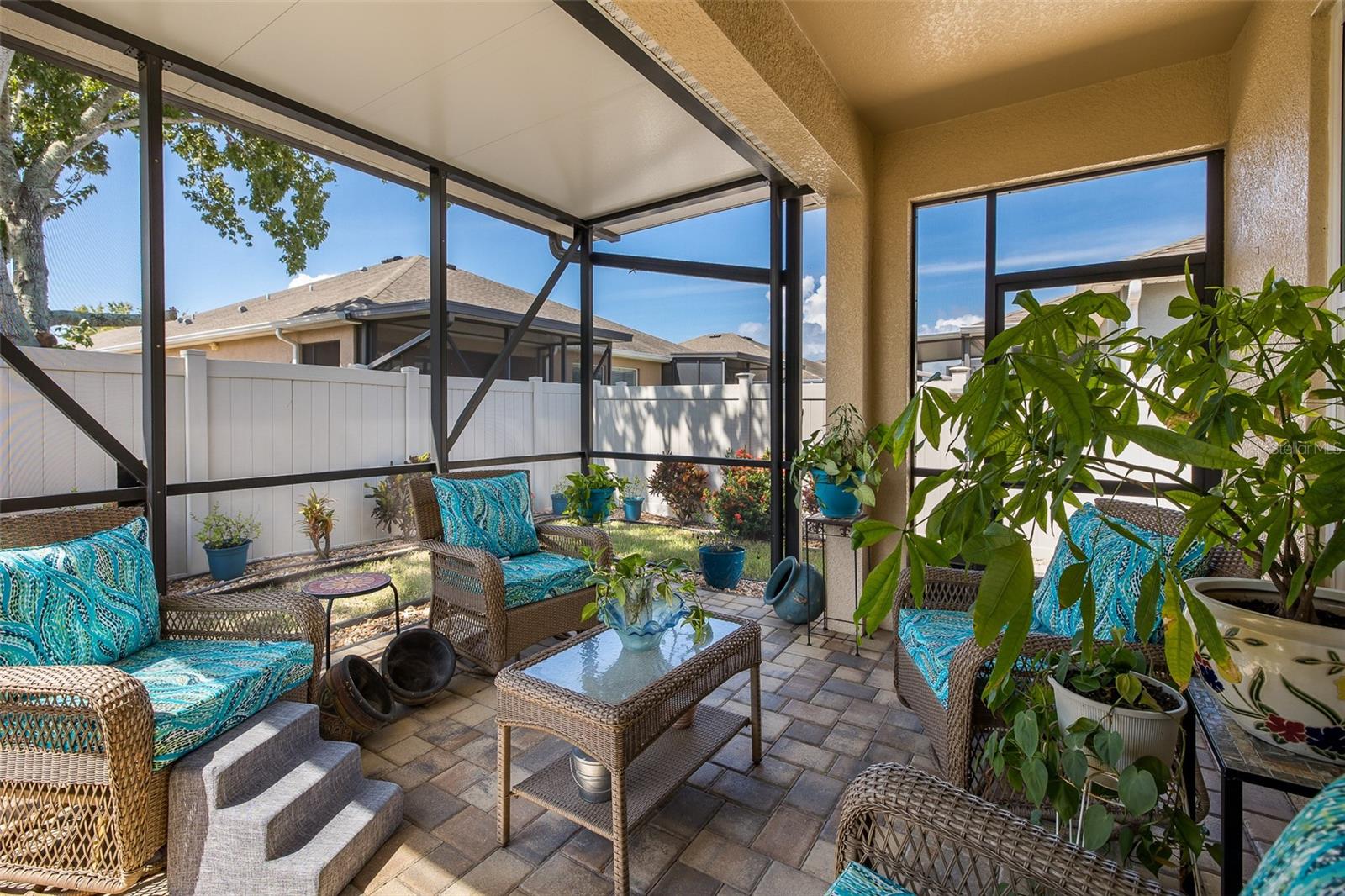 2220 PARROT FISH DR