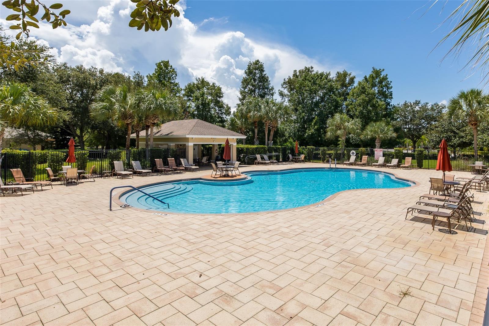 2220 PARROT FISH DR