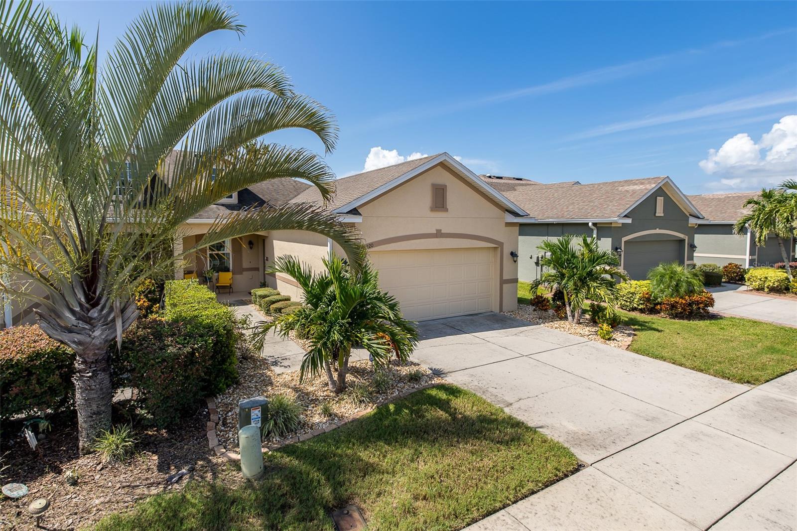 2220 PARROT FISH DR