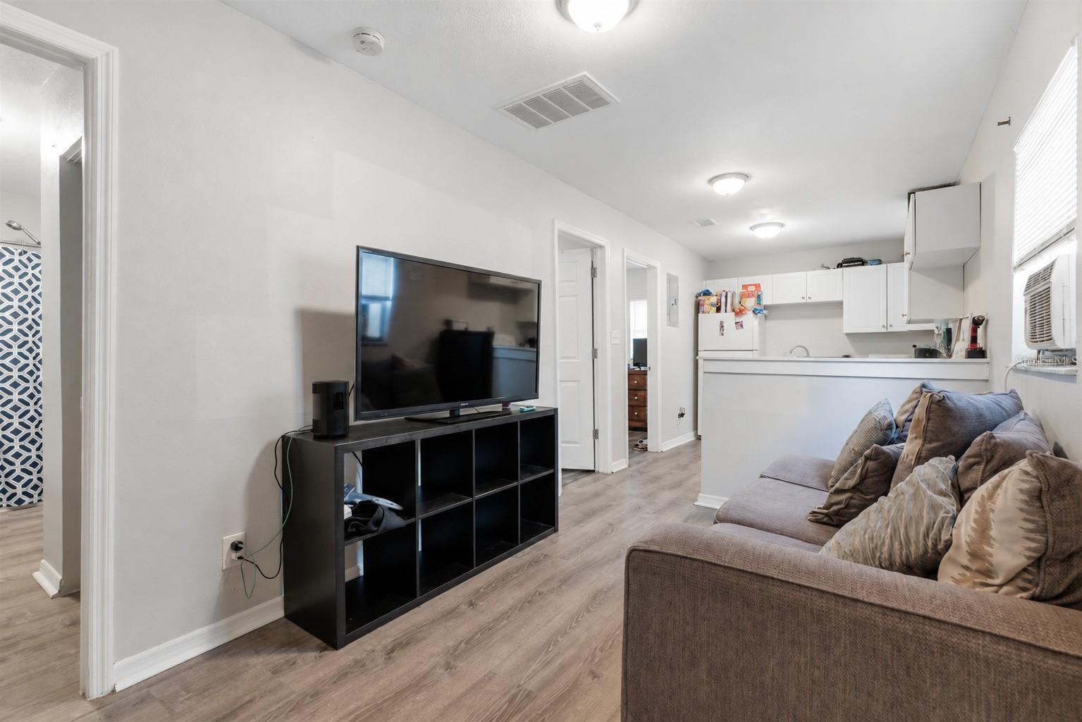 3203 DELEUIL AVE
