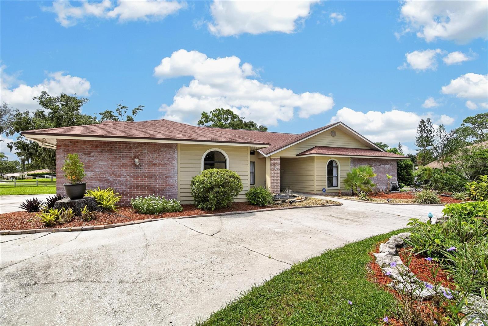 2814 HAMMOCK DR